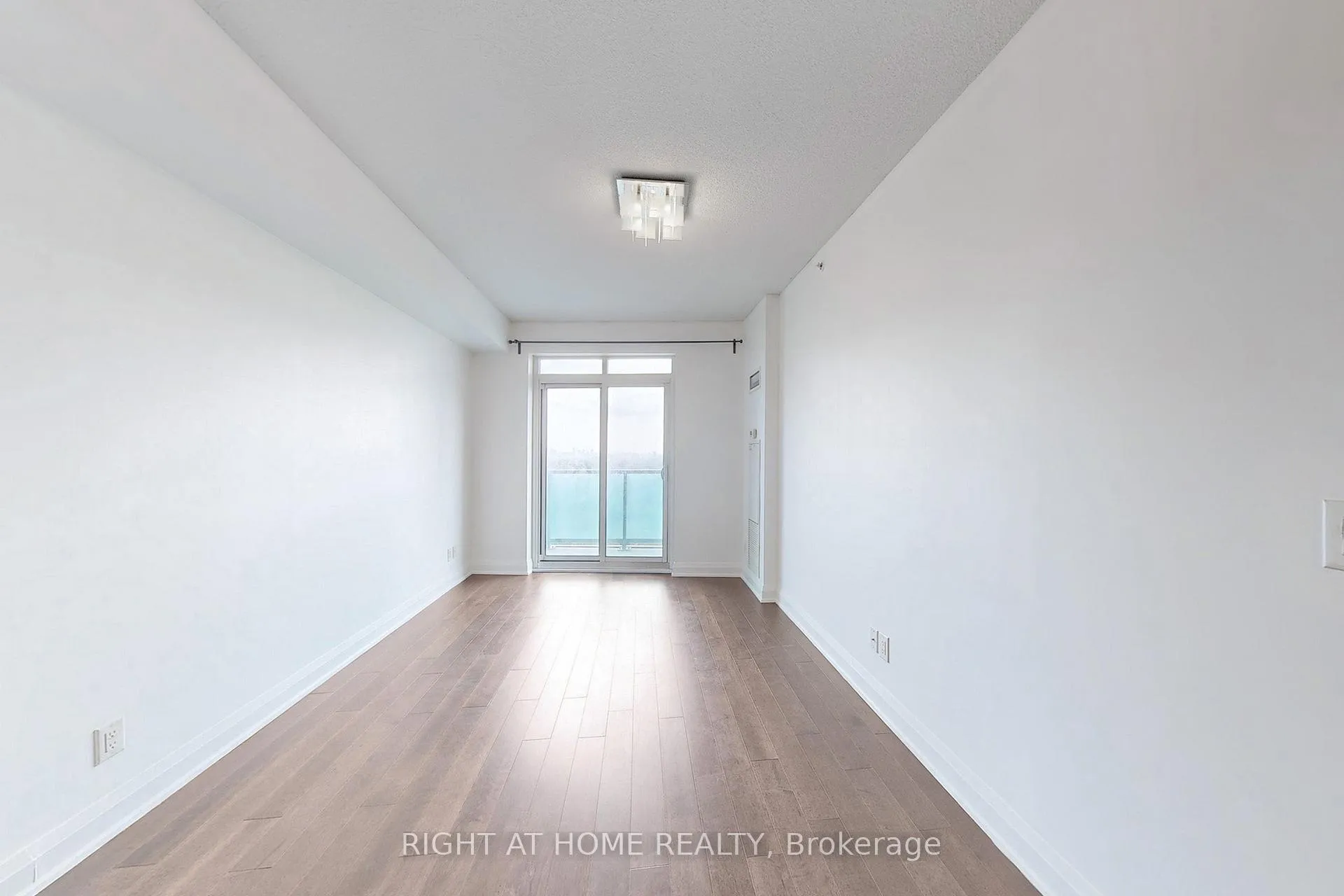 Photo 3 of Unit 1127, 7161 Yonge Street, Markham, Thornhill — HOMEH