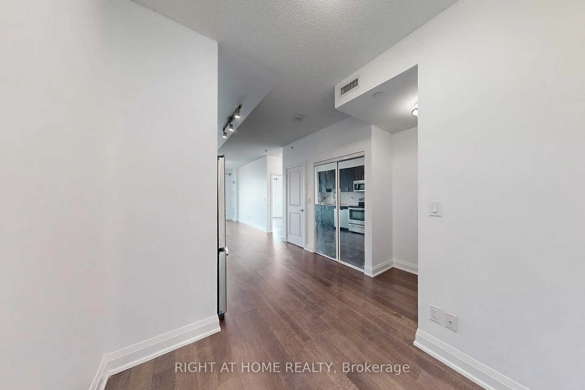 Photo 21 of Unit 1127, 7161 Yonge Street, Markham, Thornhill — HOMEH