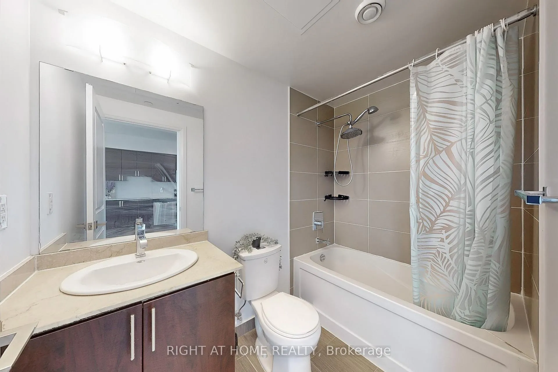 Photo 23 of Unit 1127, 7161 Yonge Street, Markham, Thornhill — HOMEH