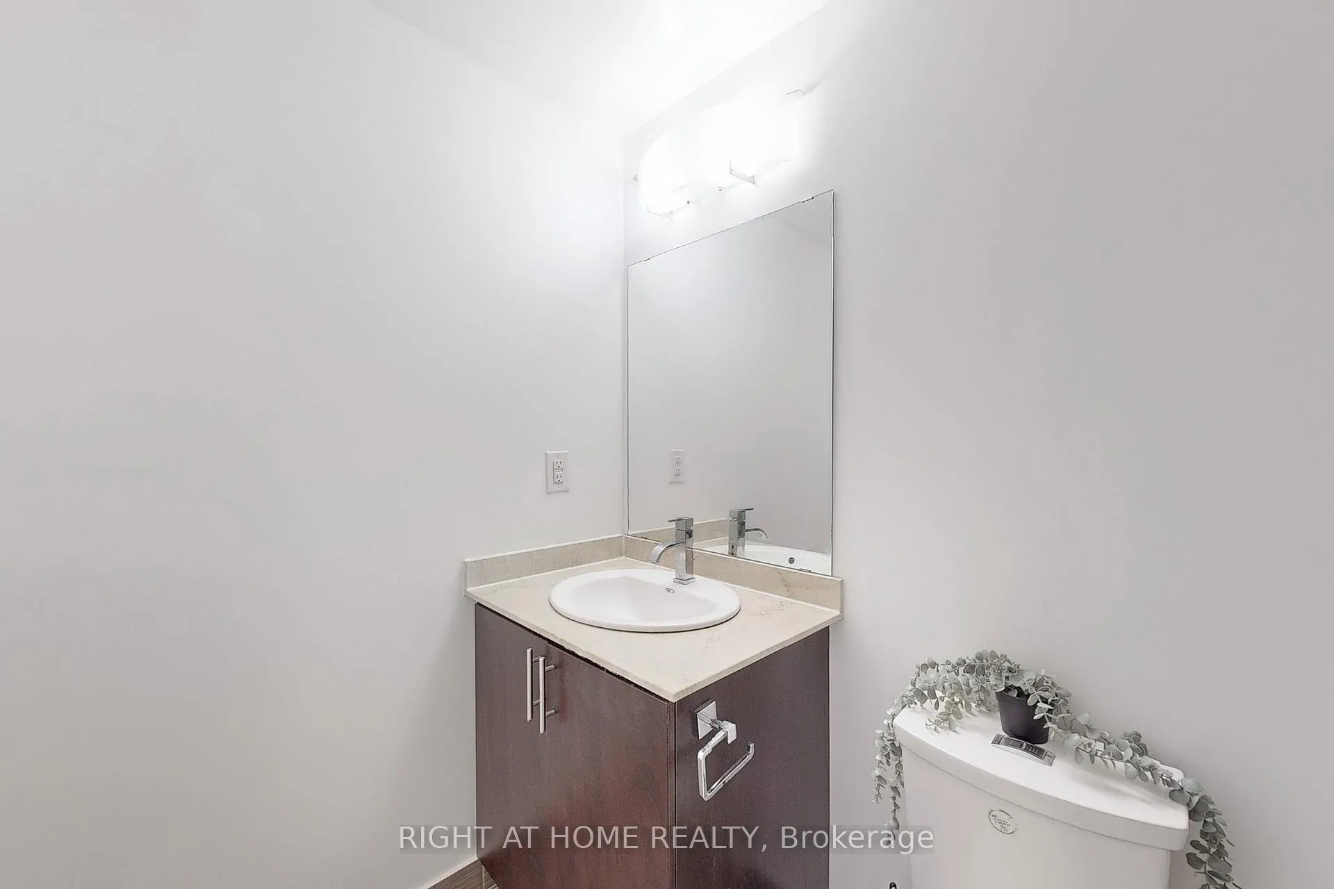 Photo 24 of Unit 1127, 7161 Yonge Street, Markham, Thornhill — HOMEH