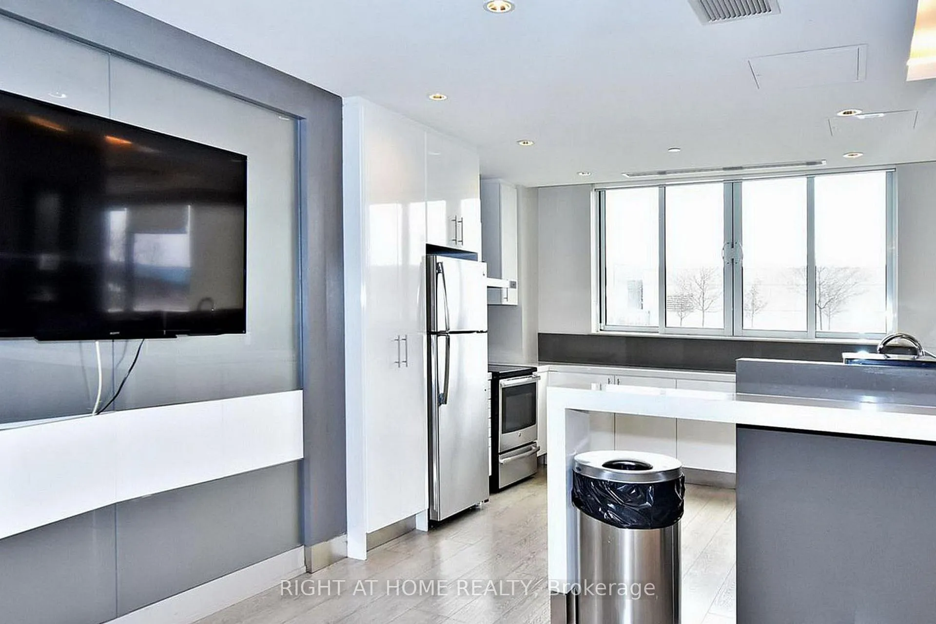 Photo 45 of Unit 1127, 7161 Yonge Street, Markham, Thornhill — HOMEH