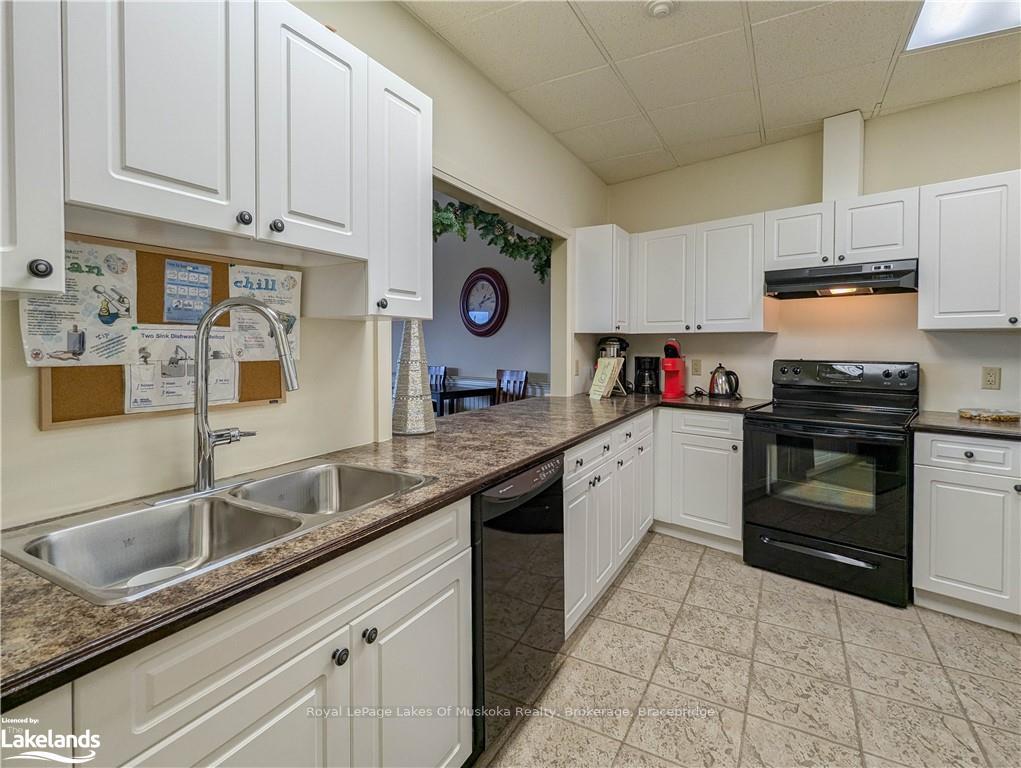 Photo 34 of Unit GL5, 10B Kimberley Avenue, Bracebridge, Macaulay — HOMEH