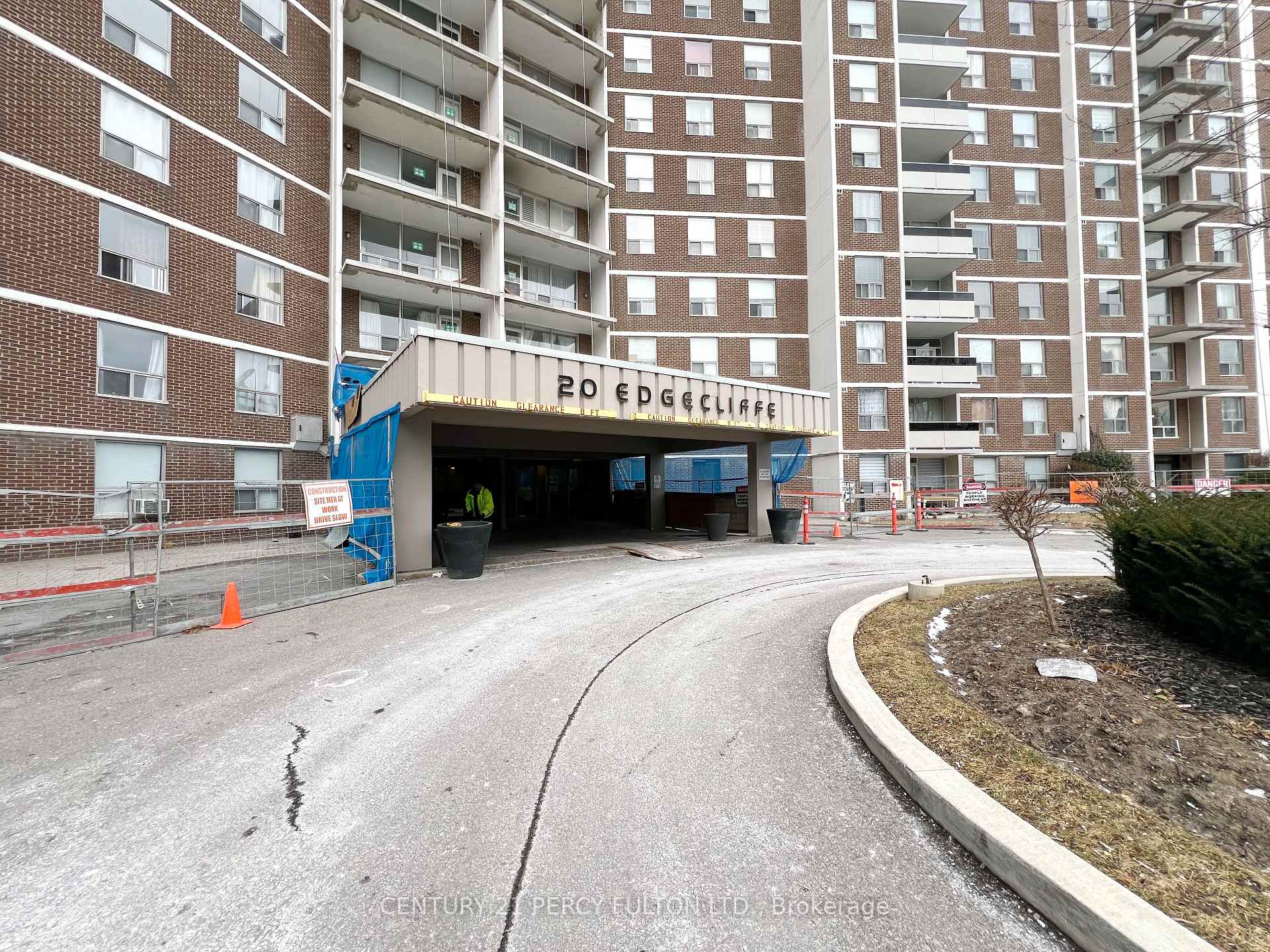 Photo 4 of Unit 1010, 20 Edgecliffe Golfway, Toronto, Flemingdon Park — HOMEH