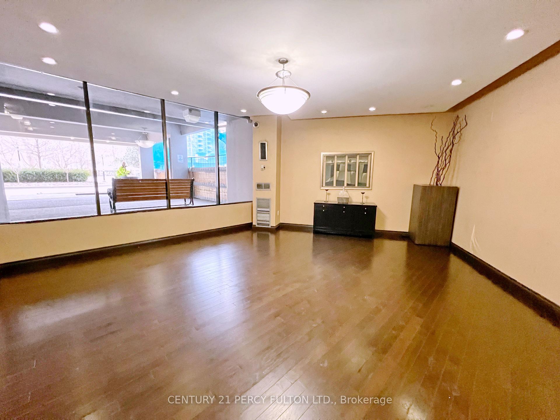 Photo 3 of Unit 1010, 20 Edgecliffe Golfway, Toronto, Flemingdon Park — HOMEH