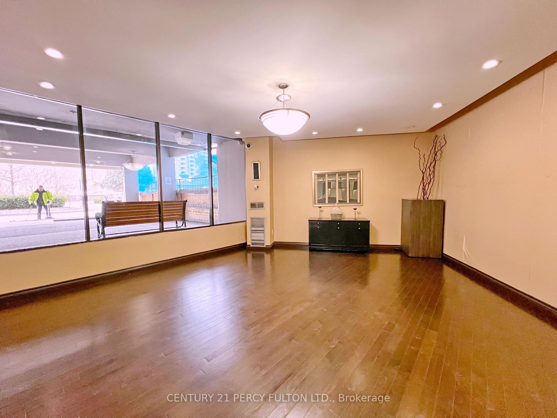 Photo 8 of Unit 1010, 20 Edgecliffe Golfway, Toronto, Flemingdon Park — HOMEH