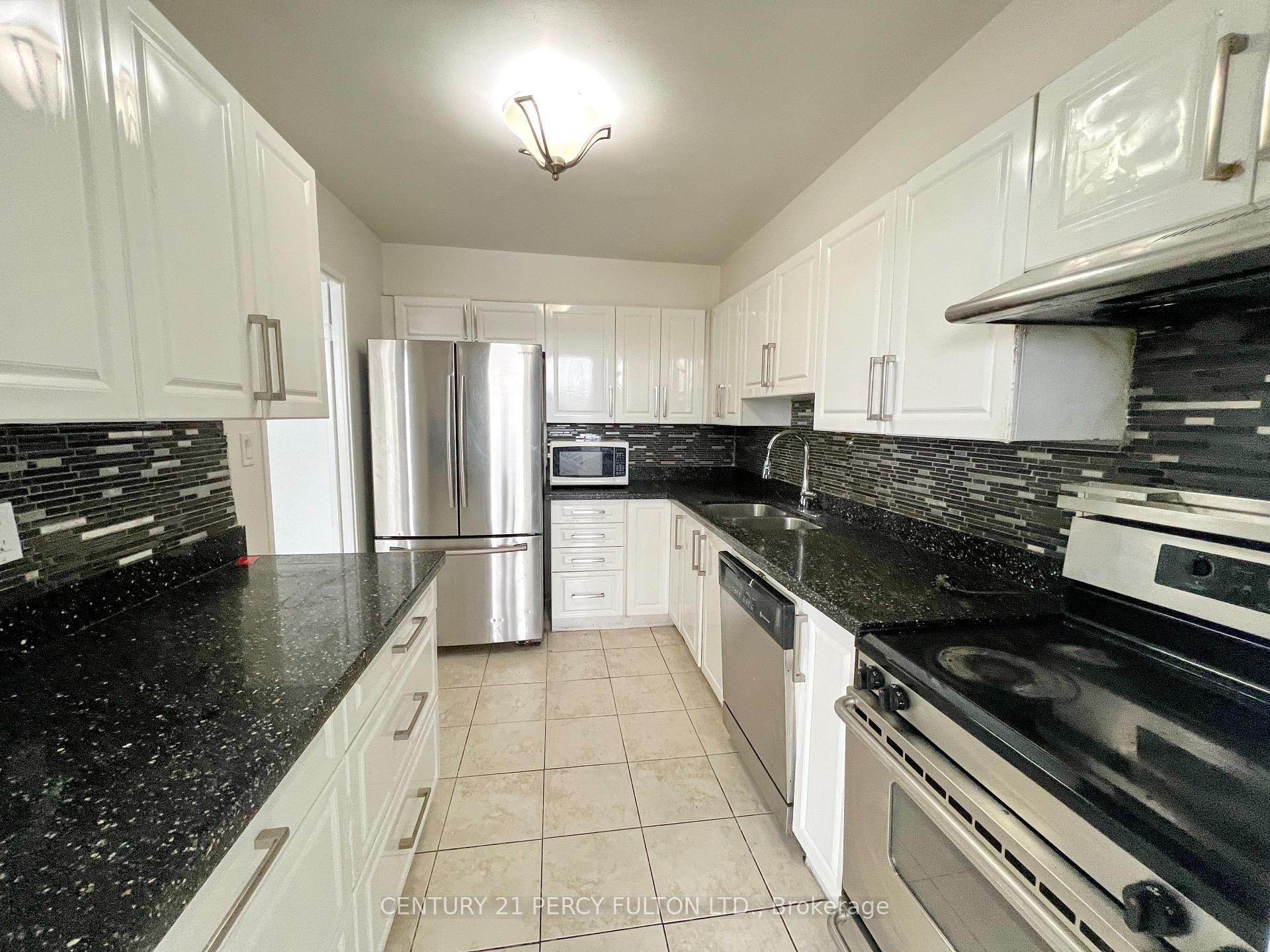 Photo 6 of Unit 1010, 20 Edgecliffe Golfway, Toronto, Flemingdon Park — HOMEH