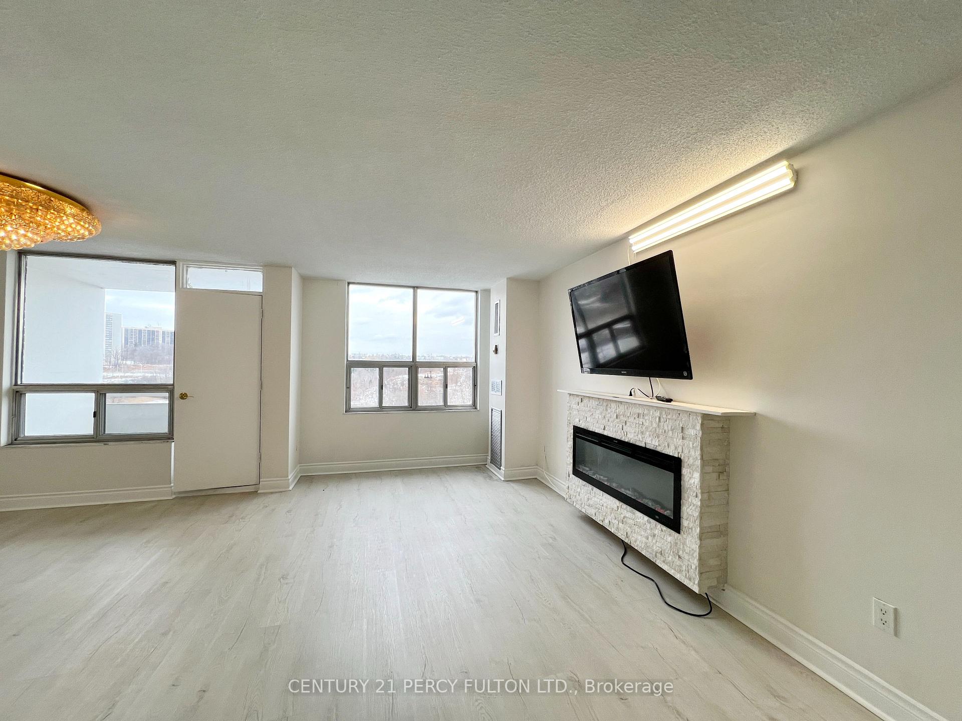 Photo 10 of Unit 1010, 20 Edgecliffe Golfway, Toronto, Flemingdon Park — HOMEH