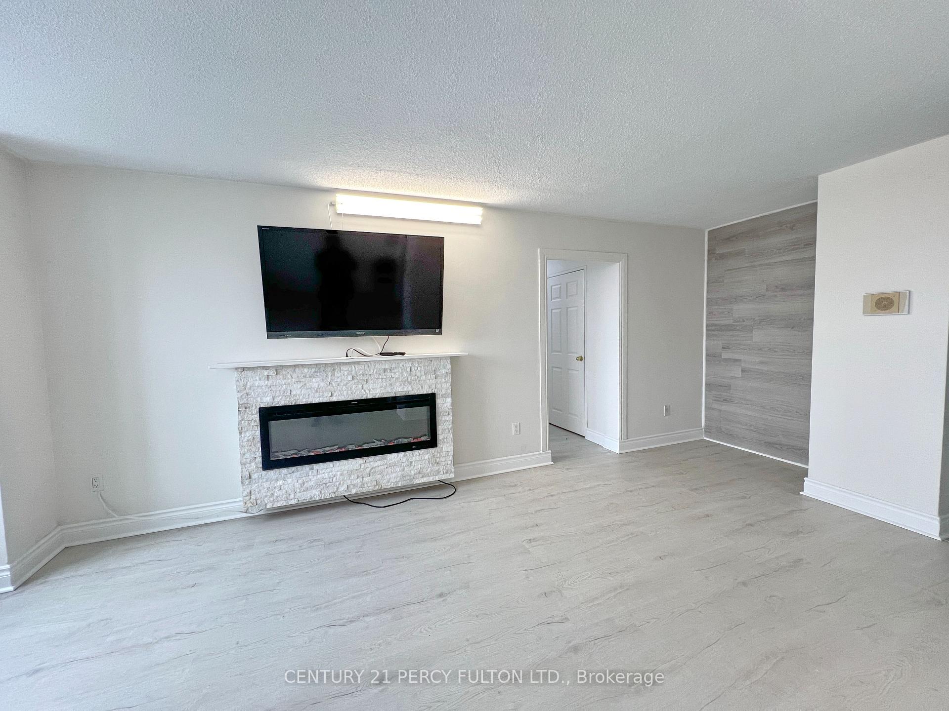 Photo 15 of Unit 1010, 20 Edgecliffe Golfway, Toronto, Flemingdon Park — HOMEH