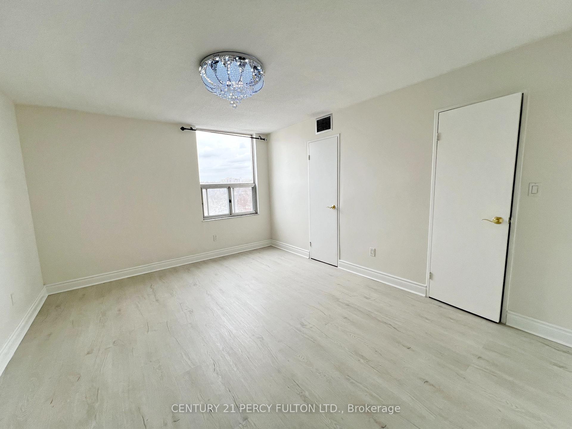 Photo 17 of Unit 1010, 20 Edgecliffe Golfway, Toronto, Flemingdon Park — HOMEH