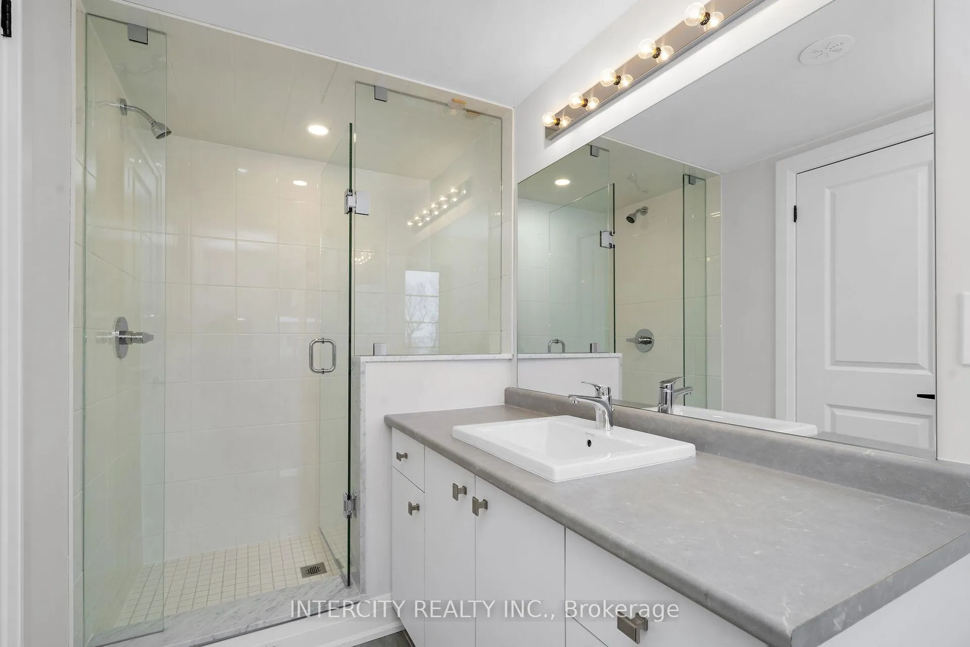 Photo 18 of Unit Unit 11, 43 Marret Lane, Clarington, Newcastle — HOMEH