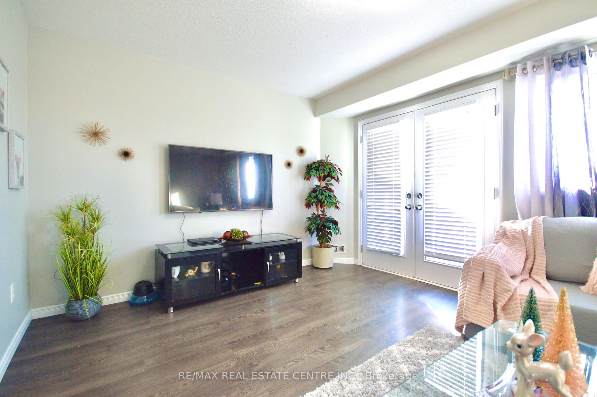 Photo 13 of Unit 21C, 388 Old Huron Road, Kitchener, Brigadoon — HOMEH