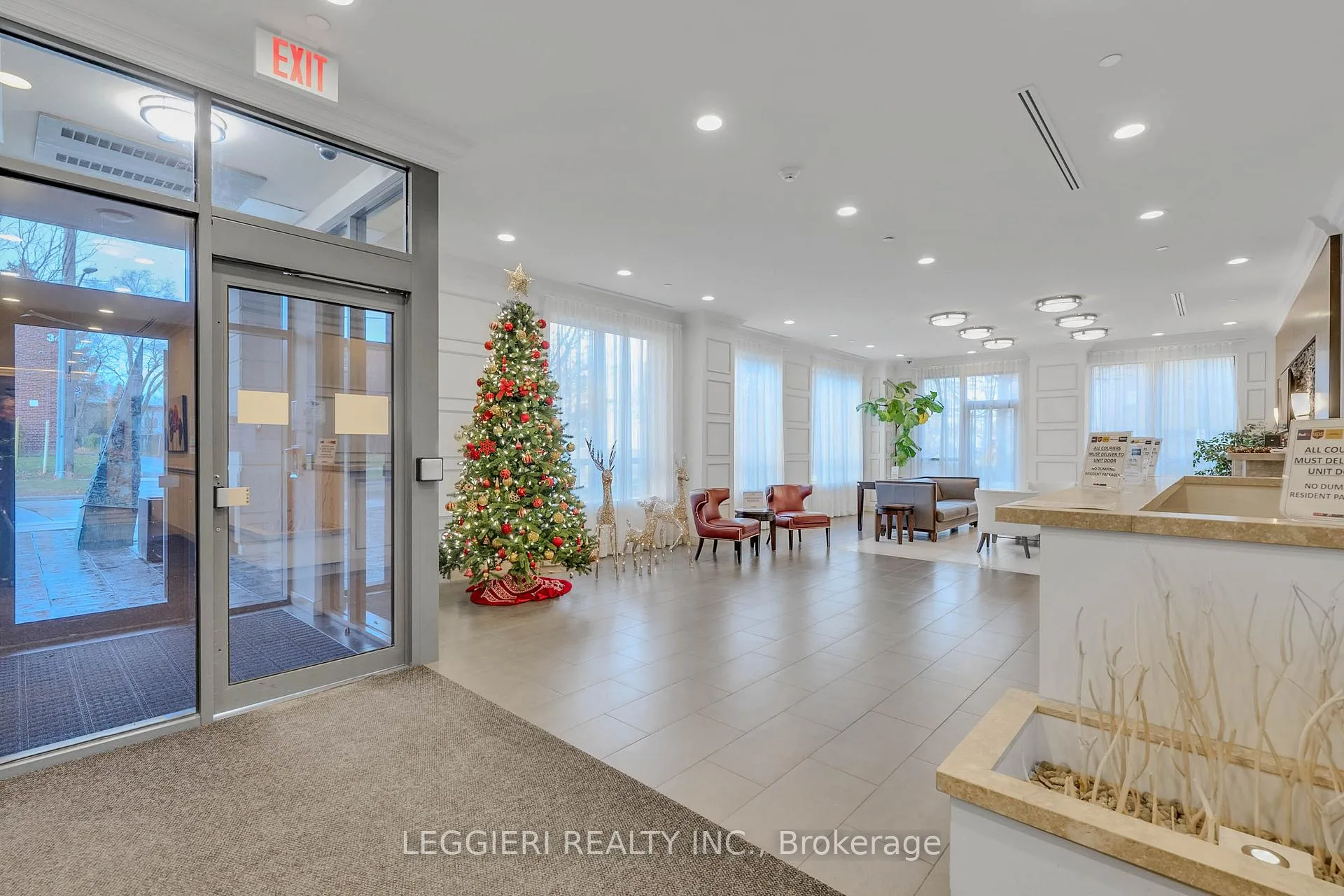 Photo 3 of Unit 522, 35 Saranac Boulevard, Toronto, Englemount-Lawrence — HOMEH