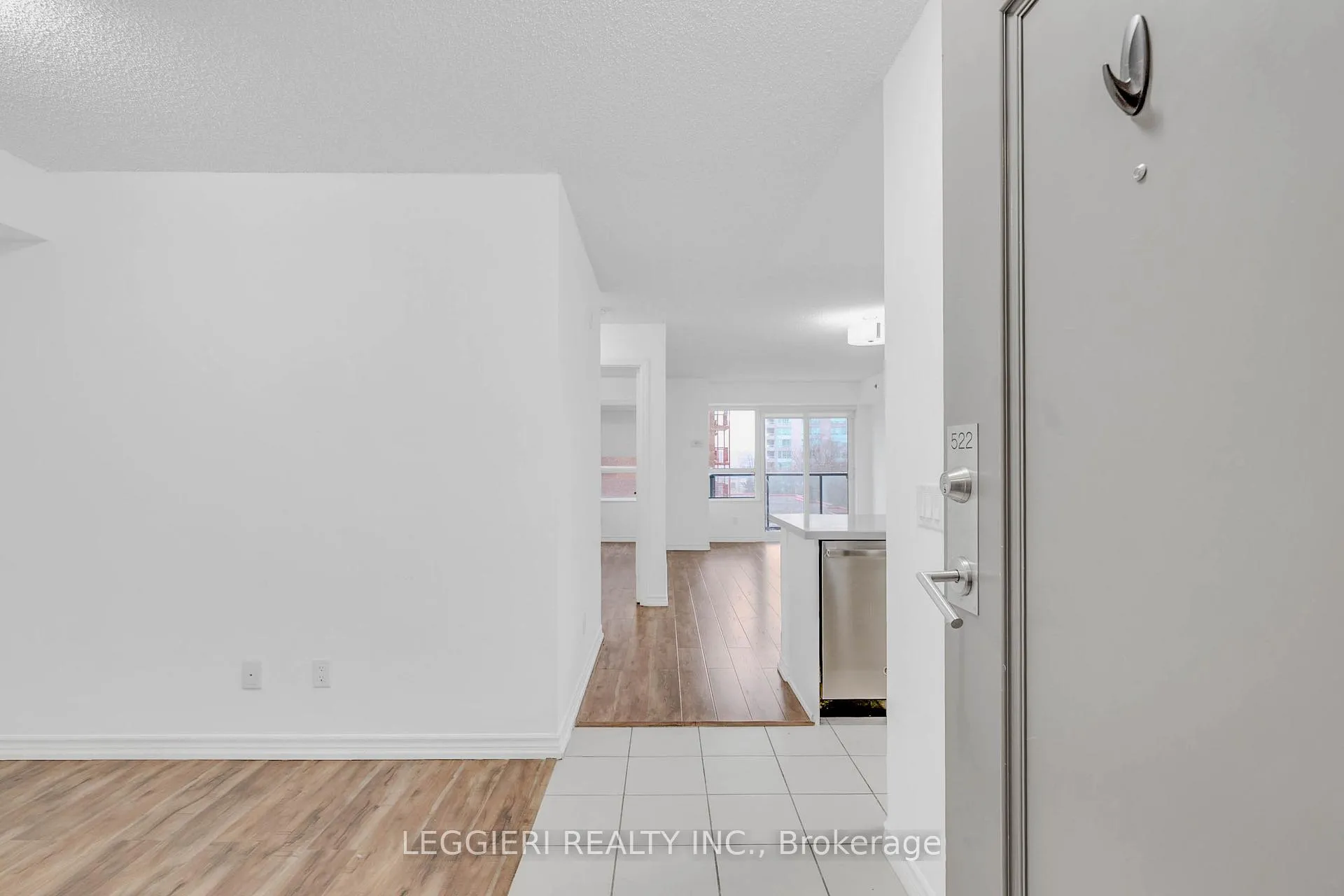 Photo 7 of Unit 522, 35 Saranac Boulevard, Toronto, Englemount-Lawrence — HOMEH