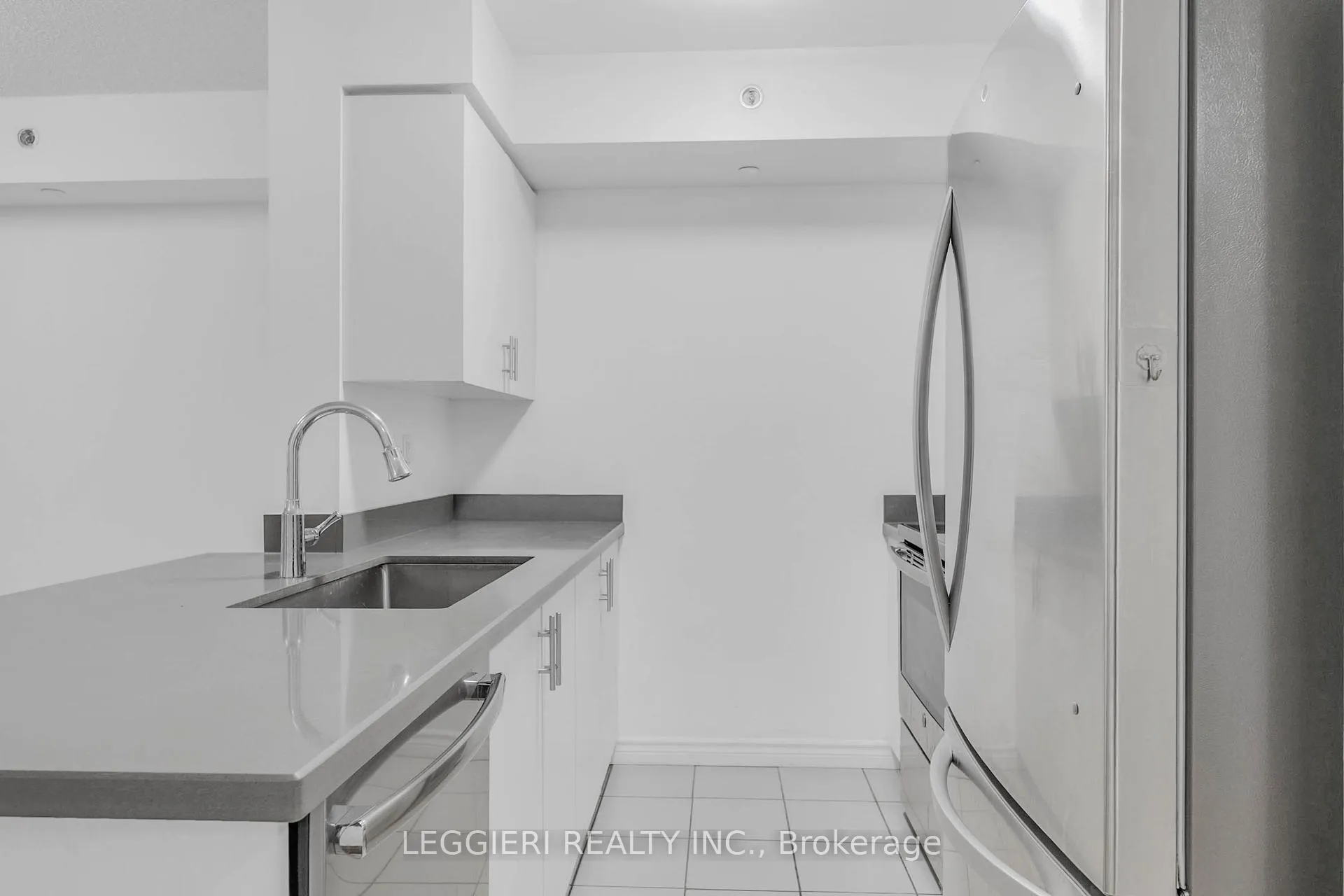 Photo 10 of Unit 522, 35 Saranac Boulevard, Toronto, Englemount-Lawrence — HOMEH