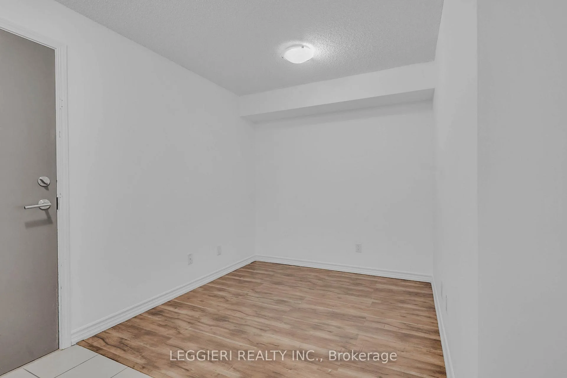 Photo 17 of Unit 522, 35 Saranac Boulevard, Toronto, Englemount-Lawrence — HOMEH