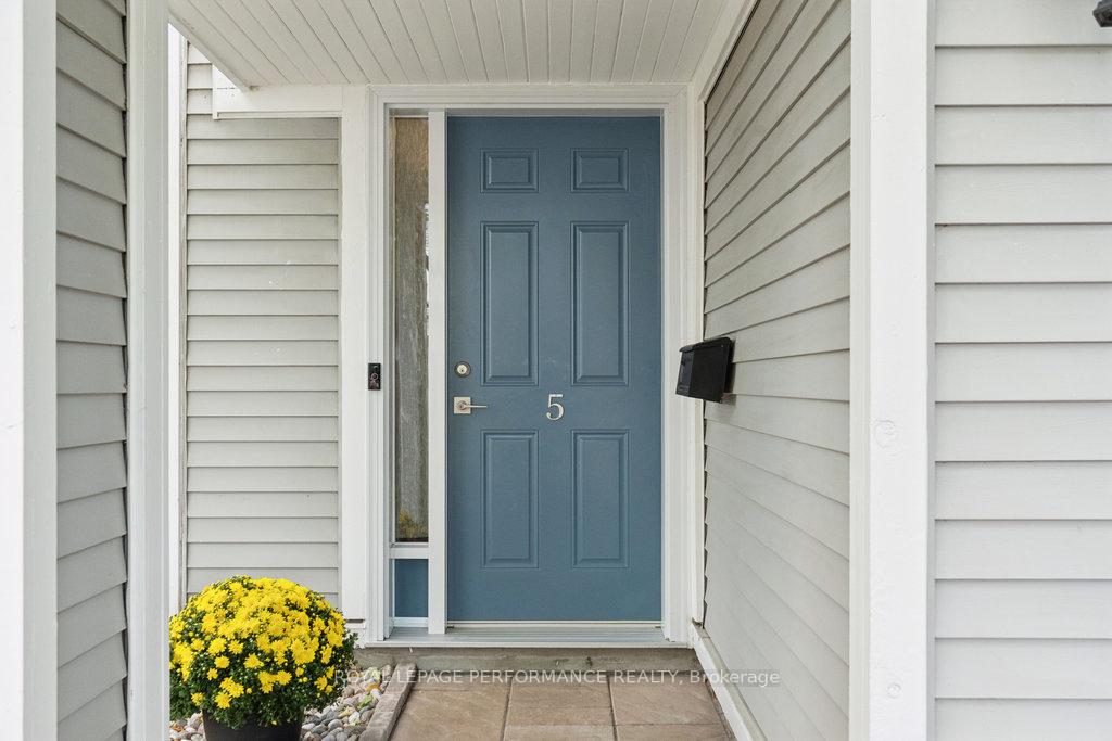 Photo 2 of 5 Forsyth Lane, Ottawa, Crystal Beach — HOMEH