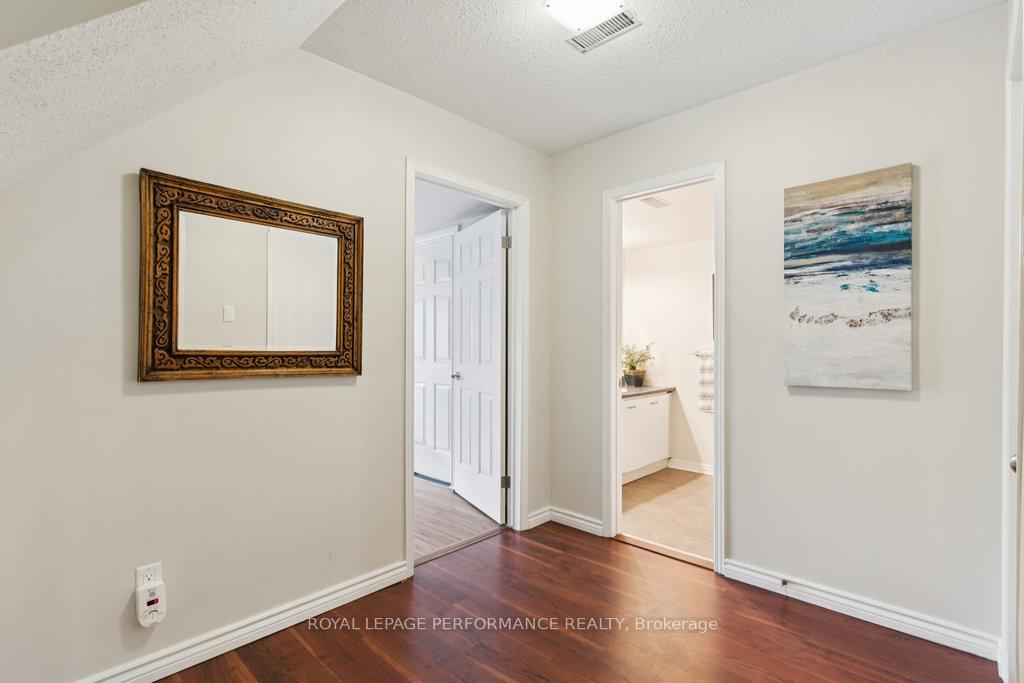 Photo 4 of 5 Forsyth Lane, Ottawa, Crystal Beach — HOMEH