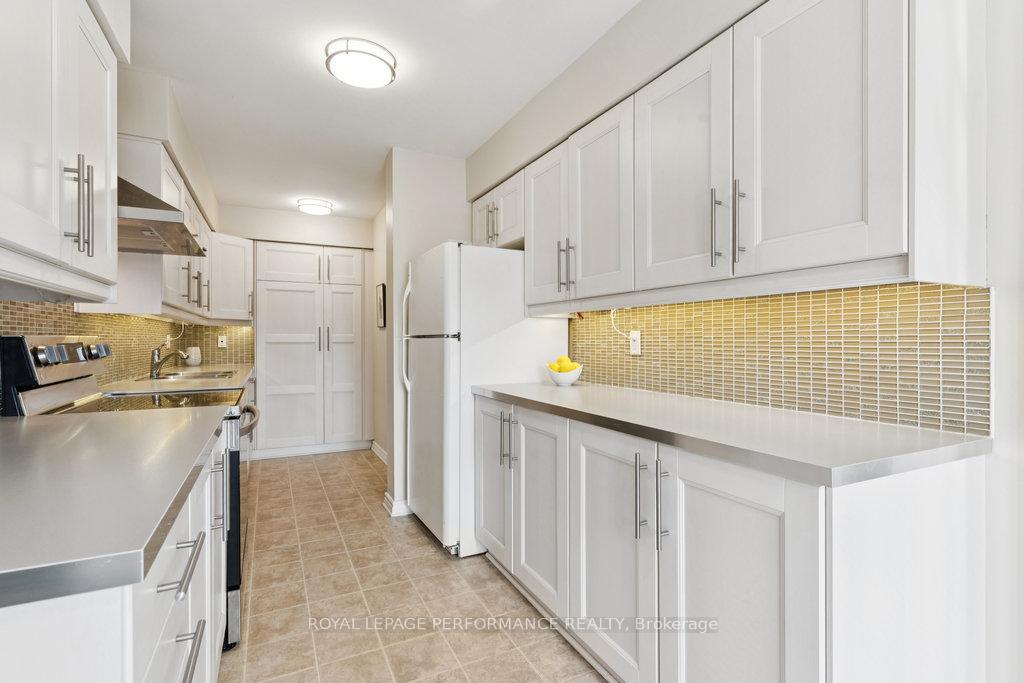 Photo 22 of 5 Forsyth Lane, Ottawa, Crystal Beach — HOMEH