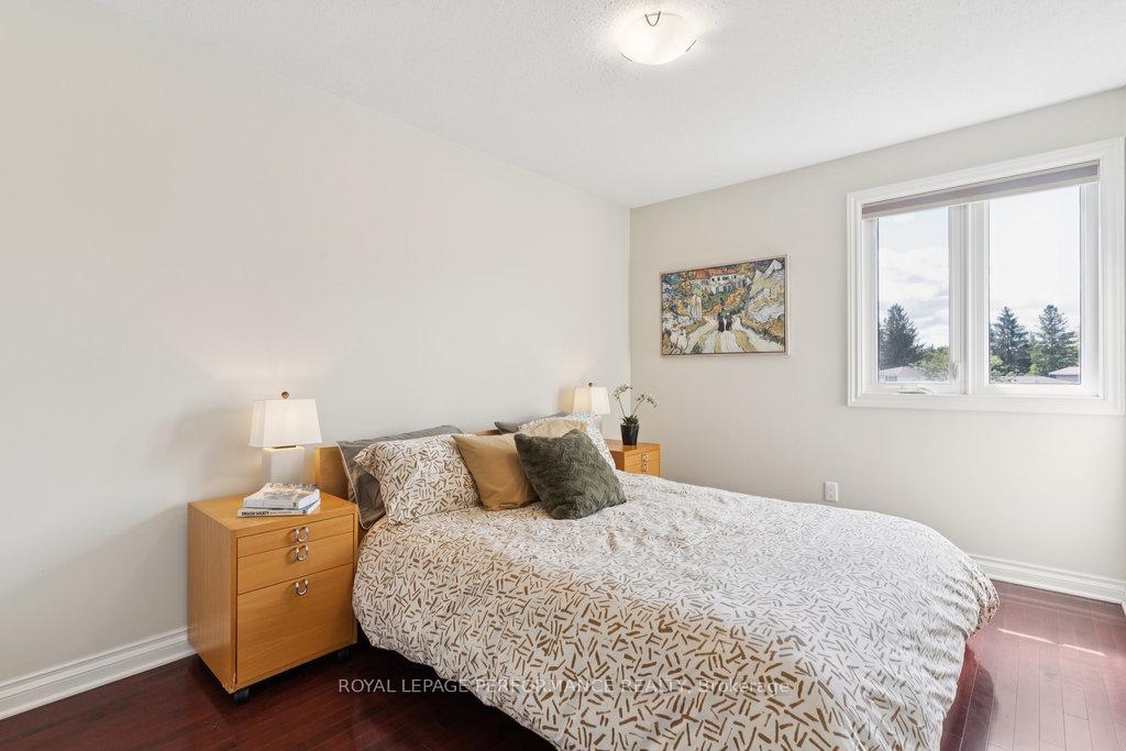 Photo 34 of 5 Forsyth Lane, Ottawa, Crystal Beach — HOMEH