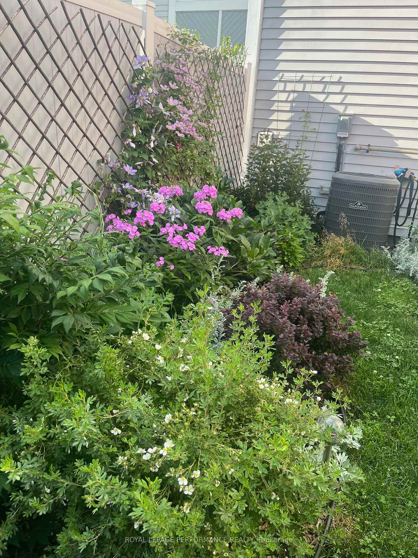 Photo 44 of 5 Forsyth Lane, Ottawa, Crystal Beach — HOMEH