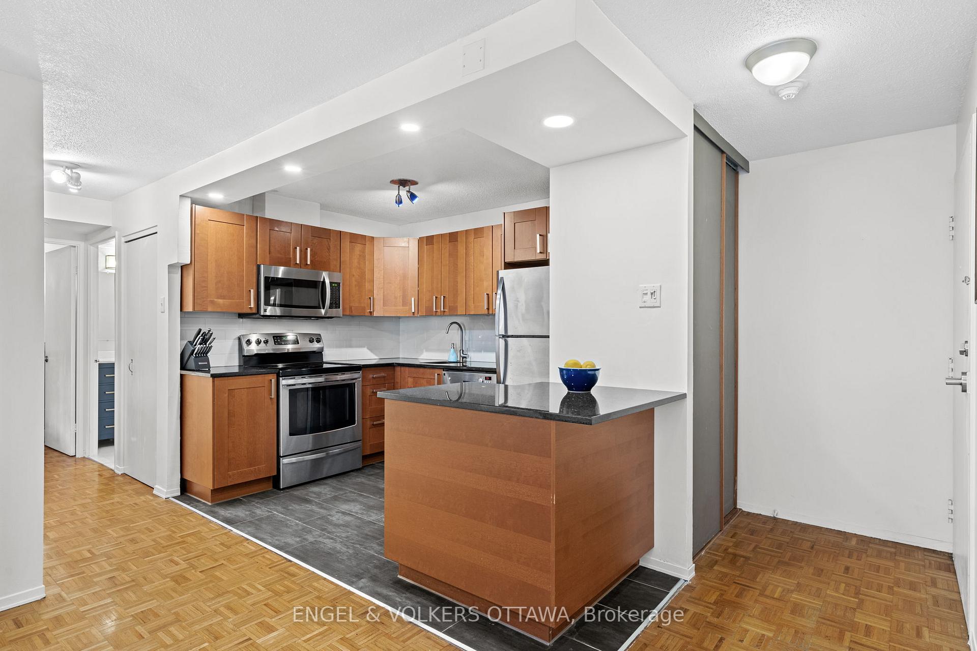 Photo 7 of Unit 702, 475 Laurier Avenue W, Ottawa, Ottawa Centre — HOMEH