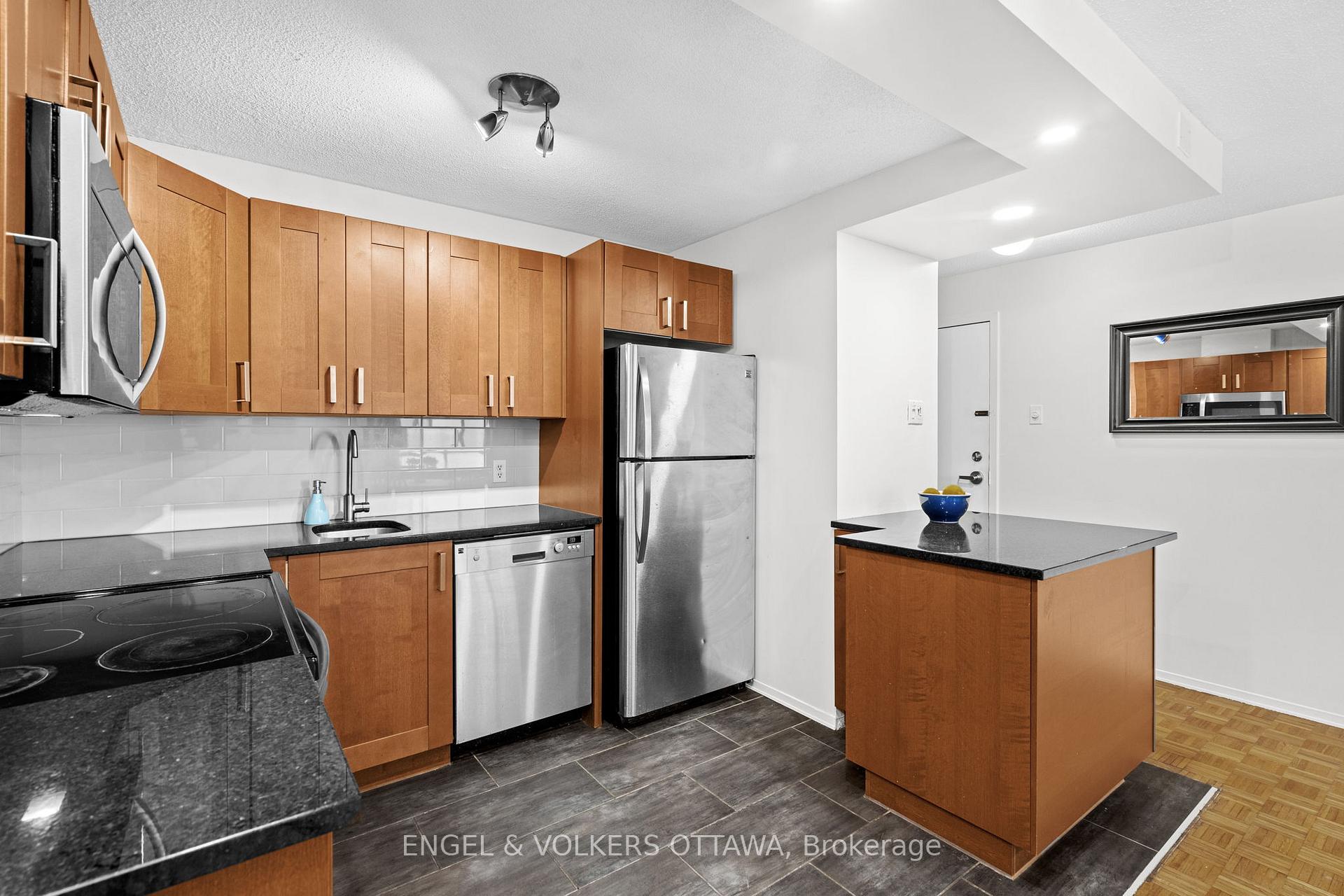 Photo 9 of Unit 702, 475 Laurier Avenue W, Ottawa, Ottawa Centre — HOMEH