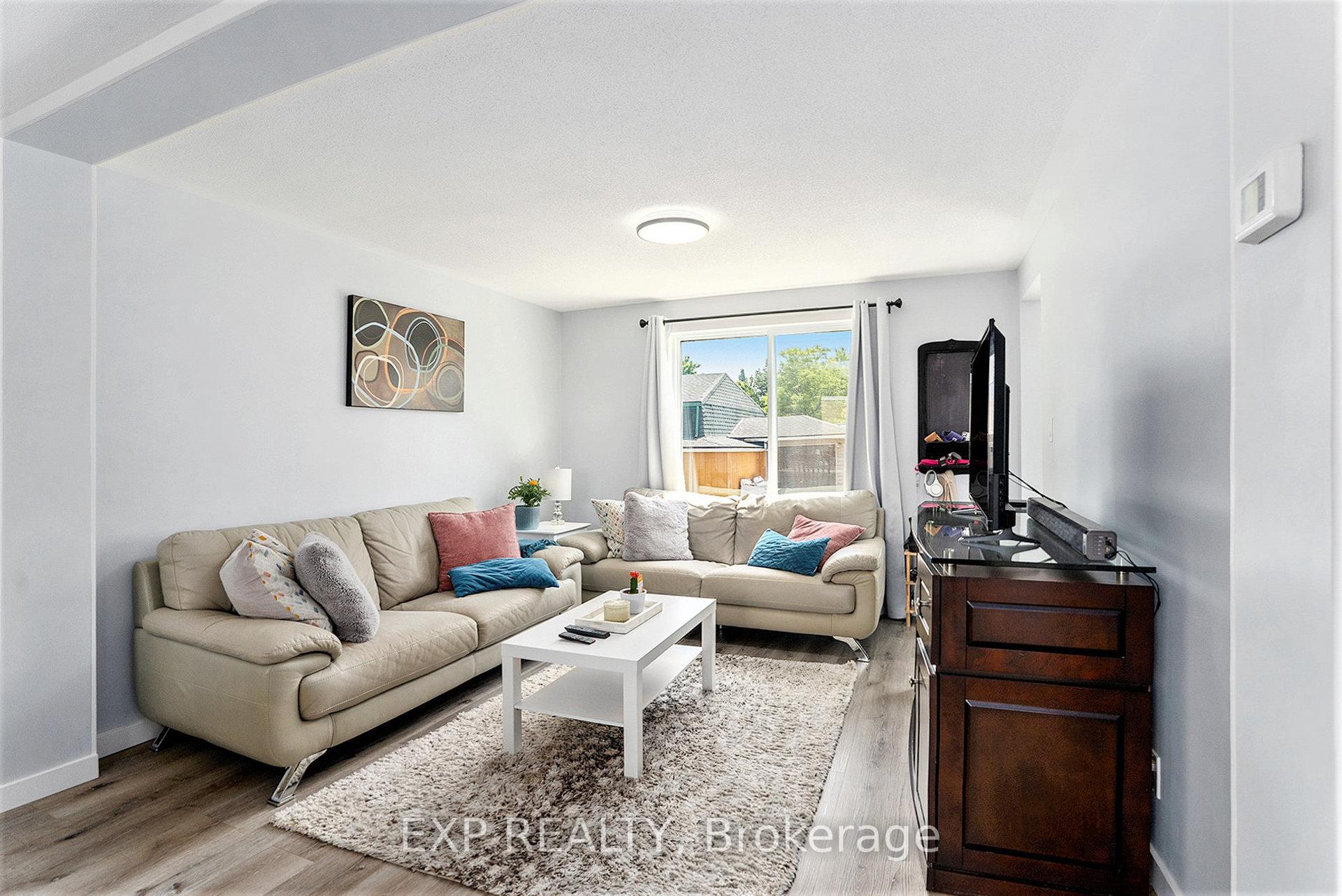 Photo 7 of Unit D, 1520 Beaverpond Drive, Ottawa, Pineview — HOMEH