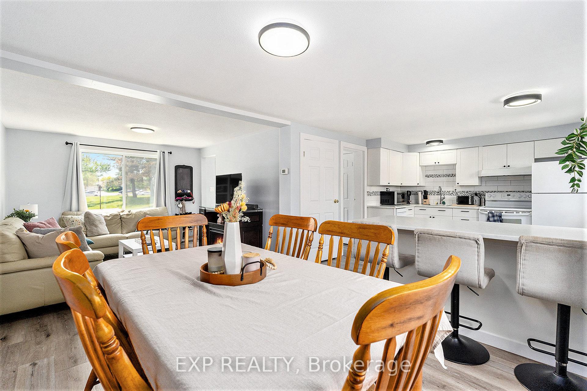 Photo 9 of Unit D, 1520 Beaverpond Drive, Ottawa, Pineview — HOMEH