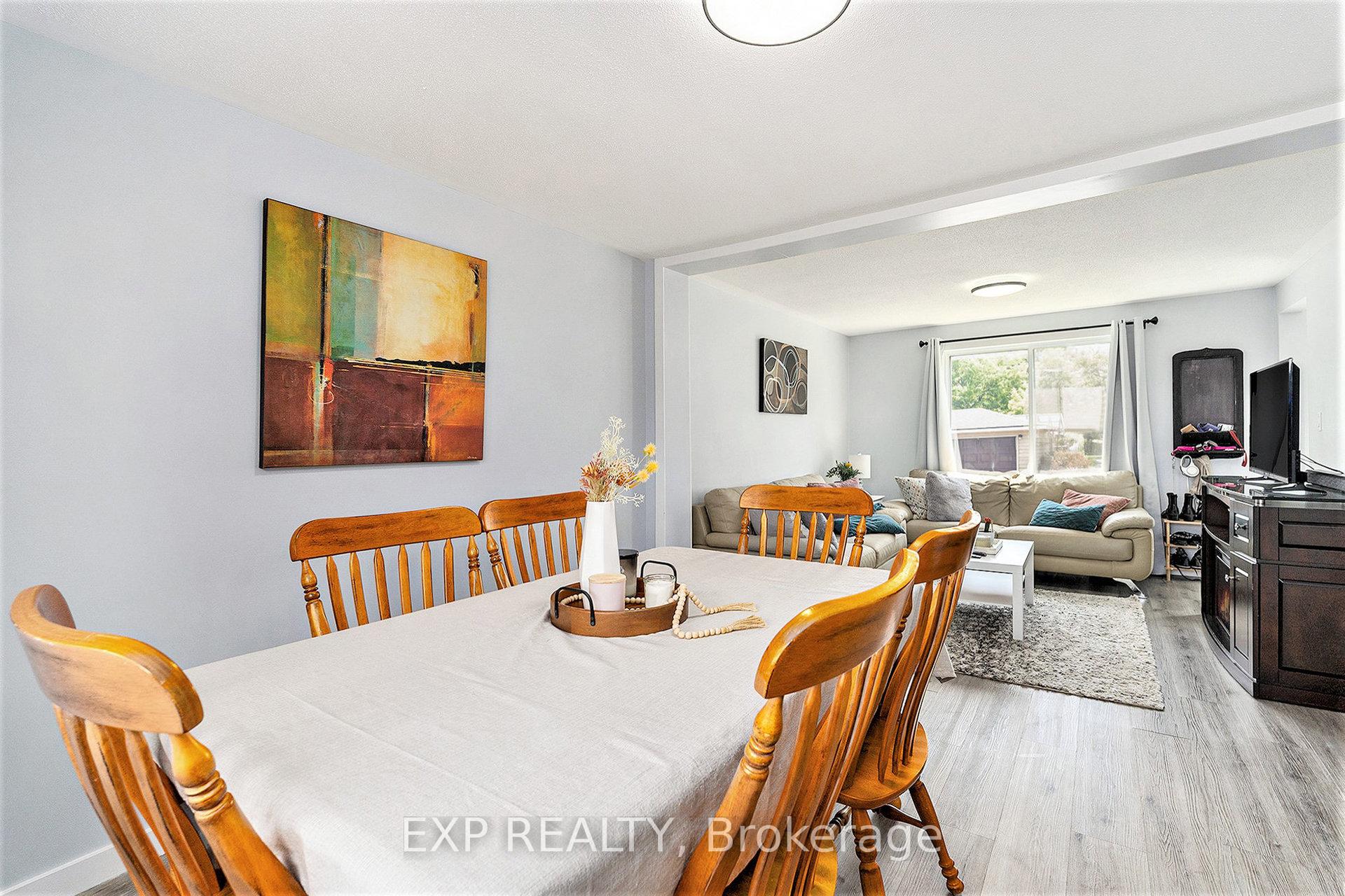 Photo 10 of Unit D, 1520 Beaverpond Drive, Ottawa, Pineview — HOMEH
