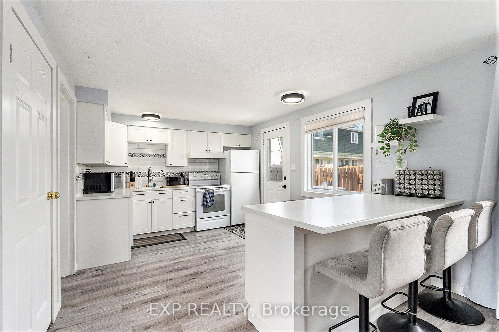Photo 12 of Unit D, 1520 Beaverpond Drive, Ottawa, Pineview — HOMEH