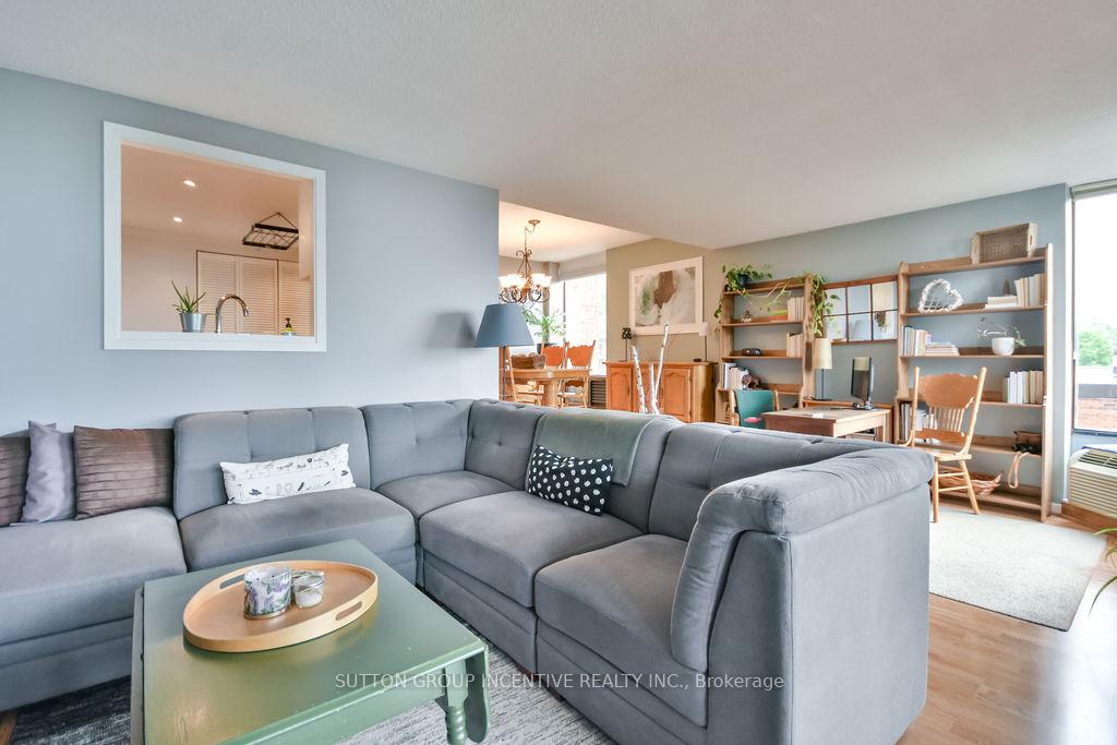 Photo 8 of Unit 307, 181 Collier Street, Barrie, North Shore — HOMEH