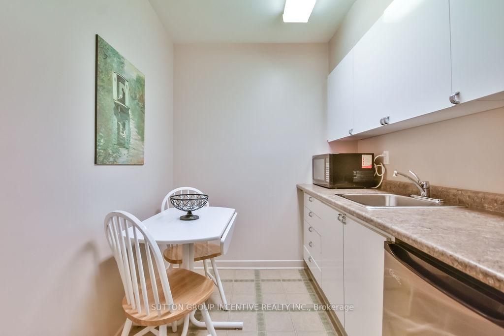 Photo 38 of Unit 307, 181 Collier Street, Barrie, North Shore — HOMEH