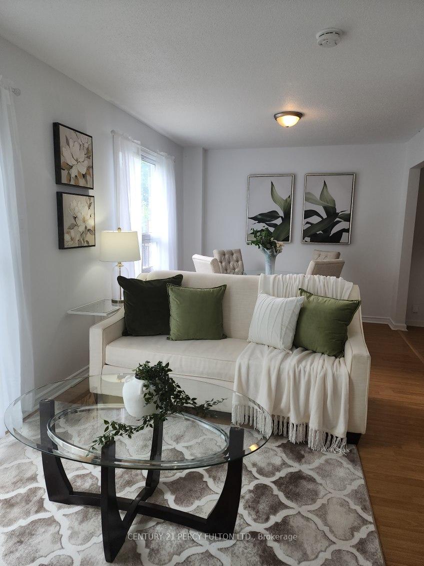 Photo 3 of 21 Trawley Crescent, Ajax, Central — HOMEH