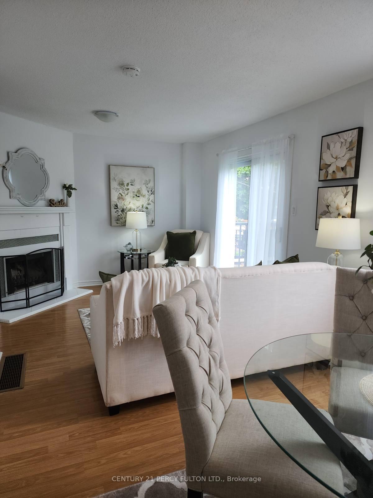 Photo 8 of 21 Trawley Crescent, Ajax, Central — HOMEH