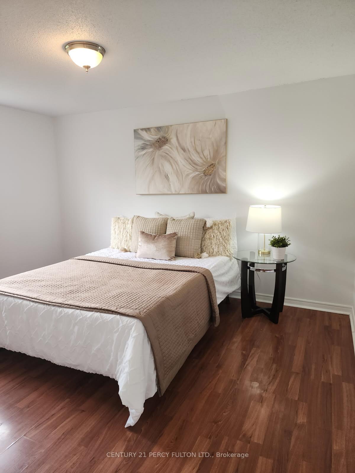 Photo 5 of 21 Trawley Crescent, Ajax, Central — HOMEH