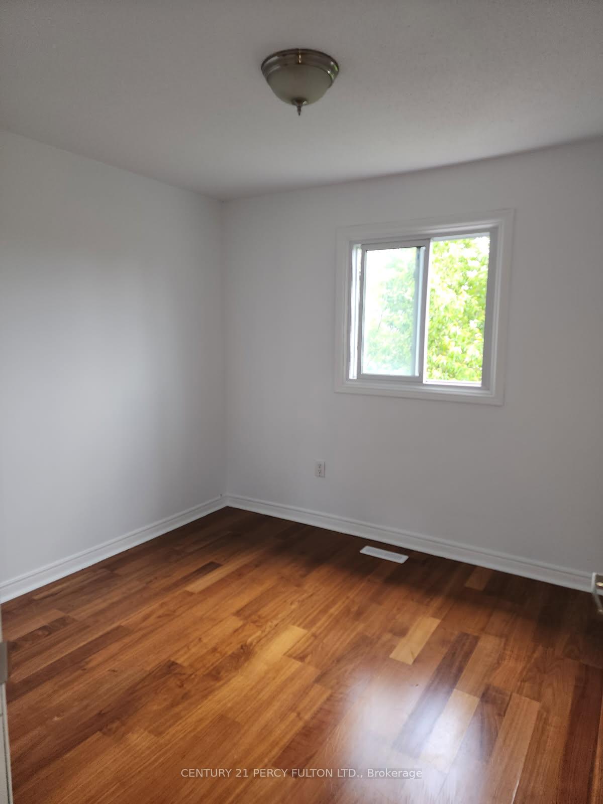 Photo 11 of 21 Trawley Crescent, Ajax, Central — HOMEH
