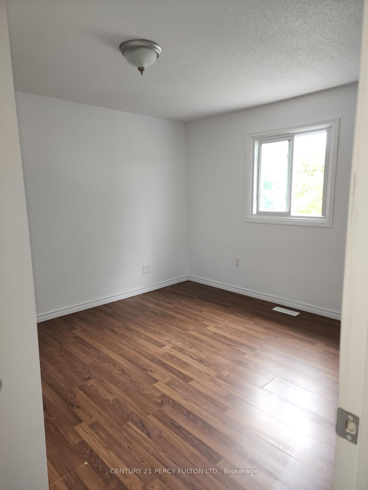 Photo 15 of 21 Trawley Crescent, Ajax, Central — HOMEH