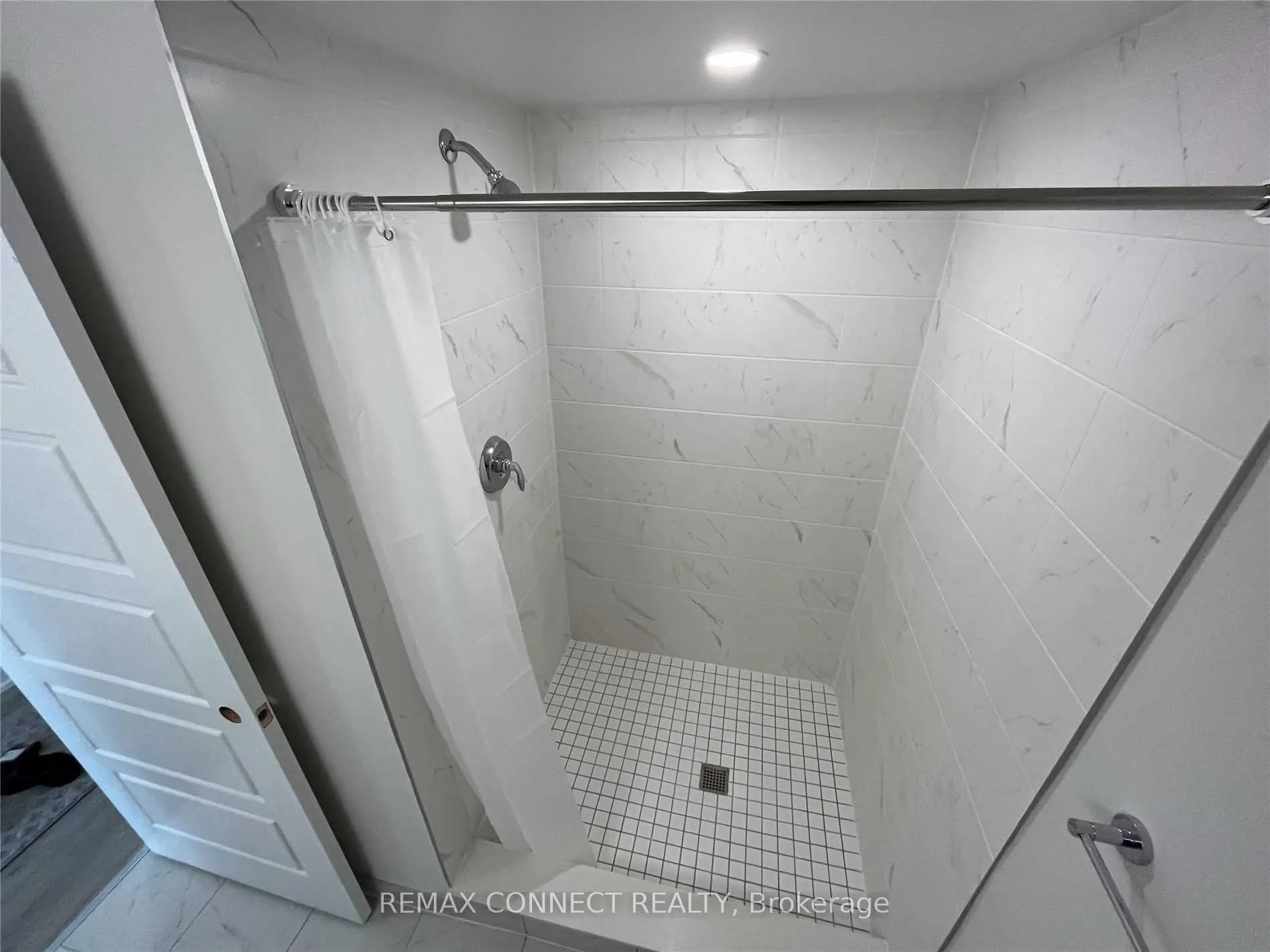 Photo 16 of Unit 1104, 1480 Bayly Street, Pickering, Liverpool — HOMEH