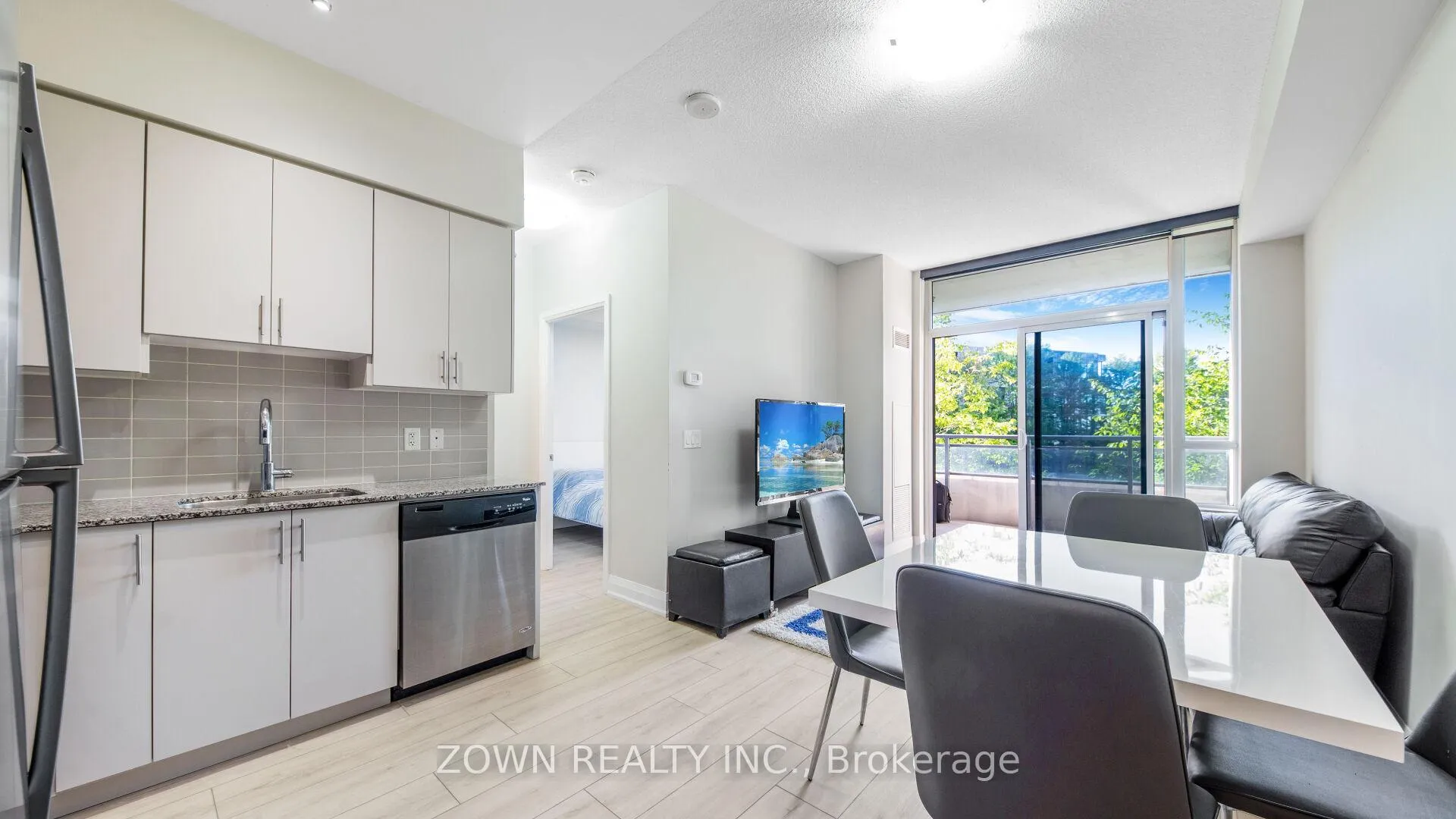 Photo 4 of Unit 201, 85 North Park Road, Vaughan, Beverley Glen — HOMEH