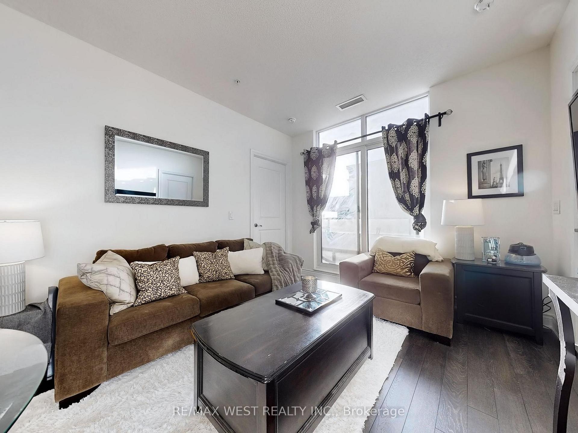 Photo 3 of Unit 1716, 9255 Jane Street, Vaughan, Maple — HOMEH