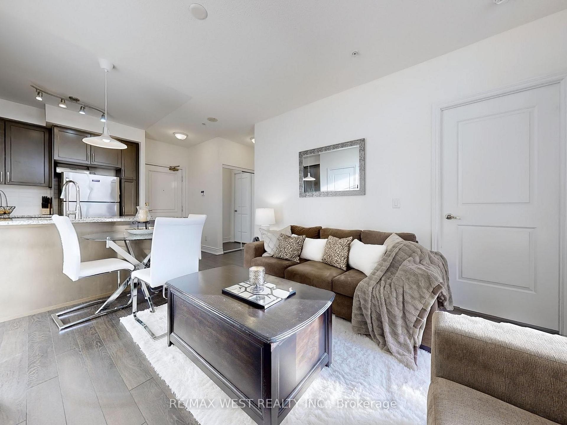 Photo 5 of Unit 1716, 9255 Jane Street, Vaughan, Maple — HOMEH