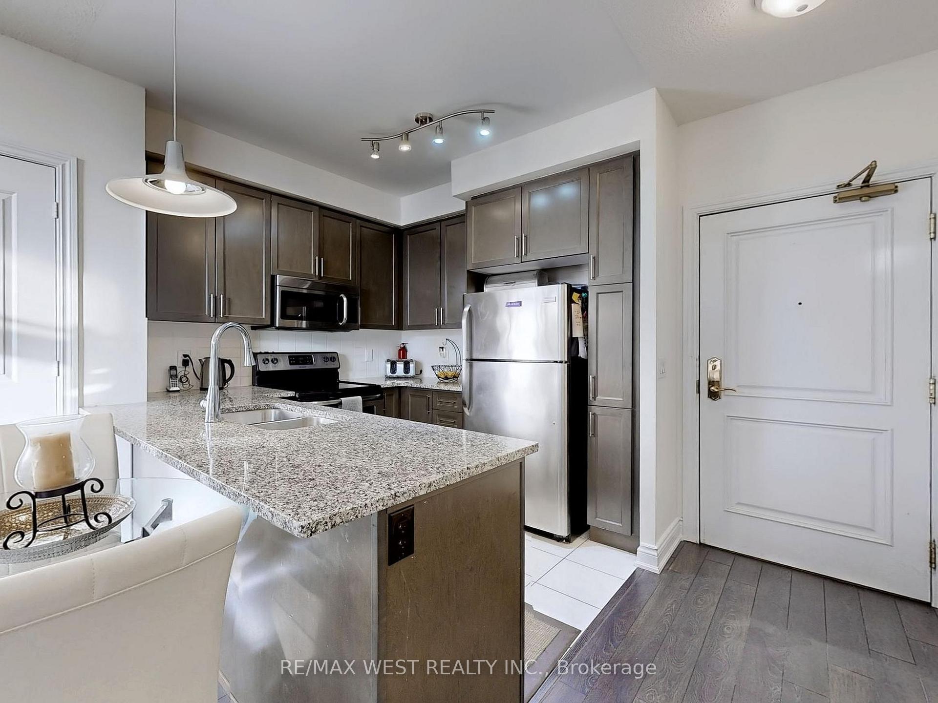 Photo 6 of Unit 1716, 9255 Jane Street, Vaughan, Maple — HOMEH