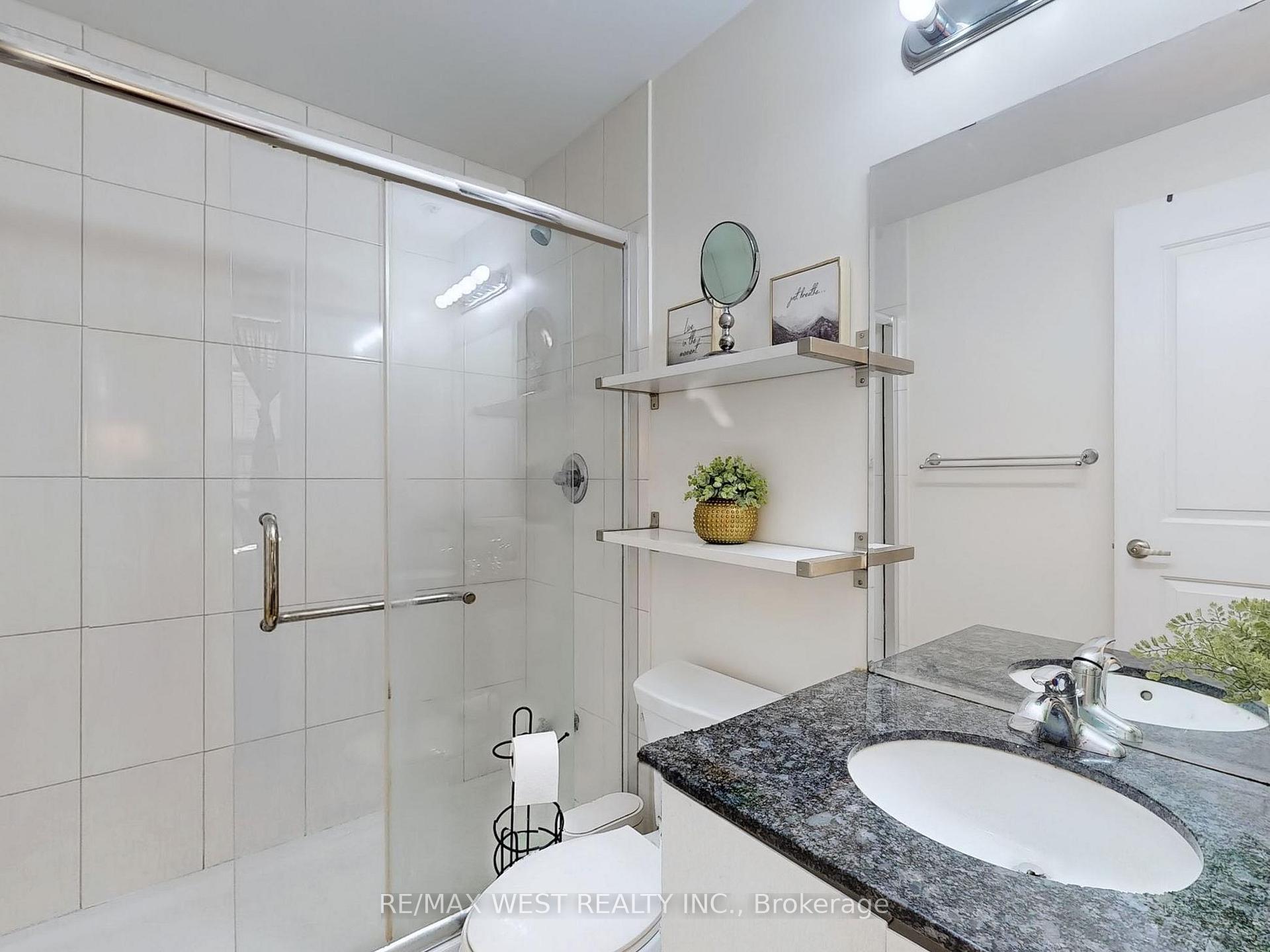 Photo 9 of Unit 1716, 9255 Jane Street, Vaughan, Maple — HOMEH