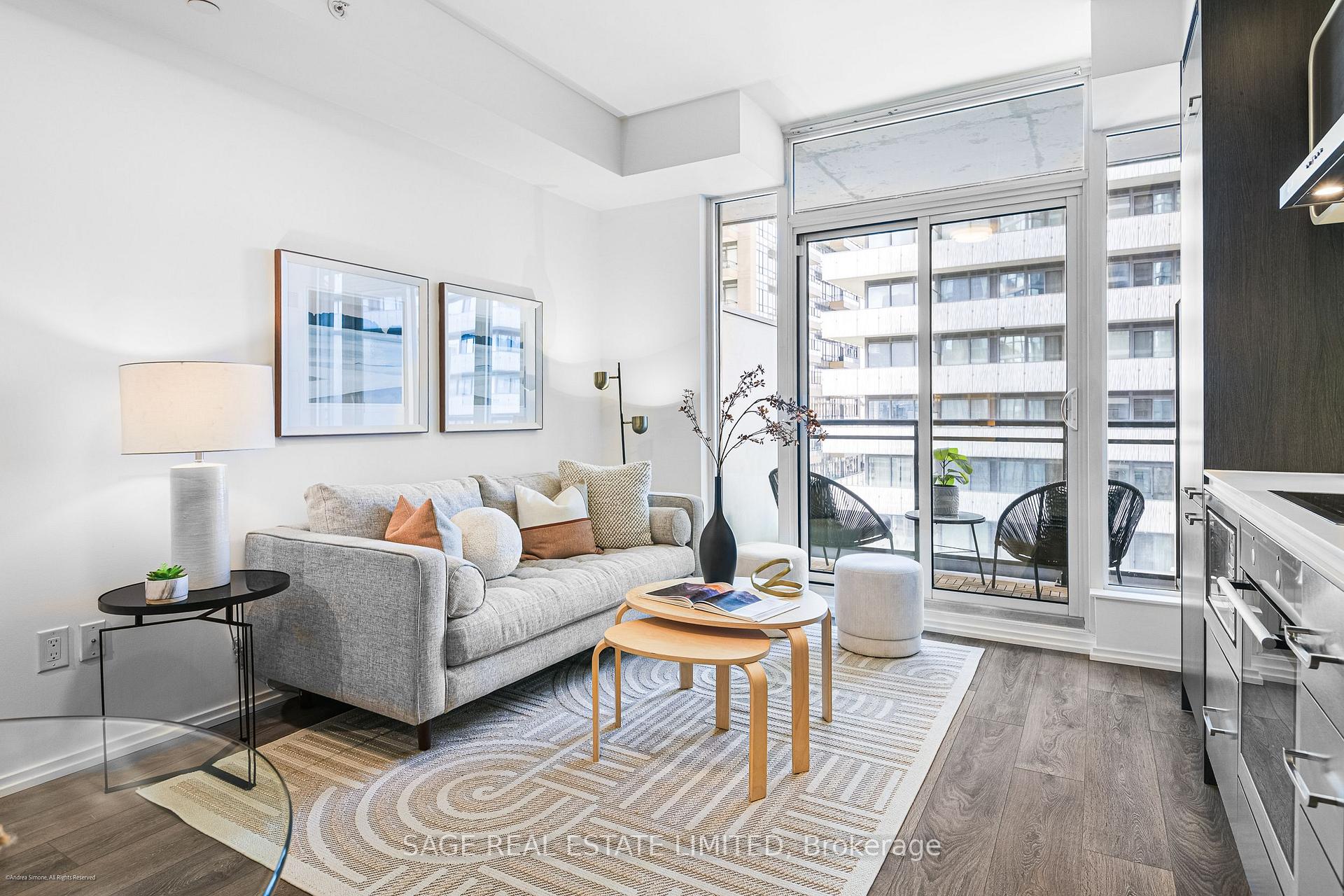 Front of Unit 2508, 45 Charles Street E