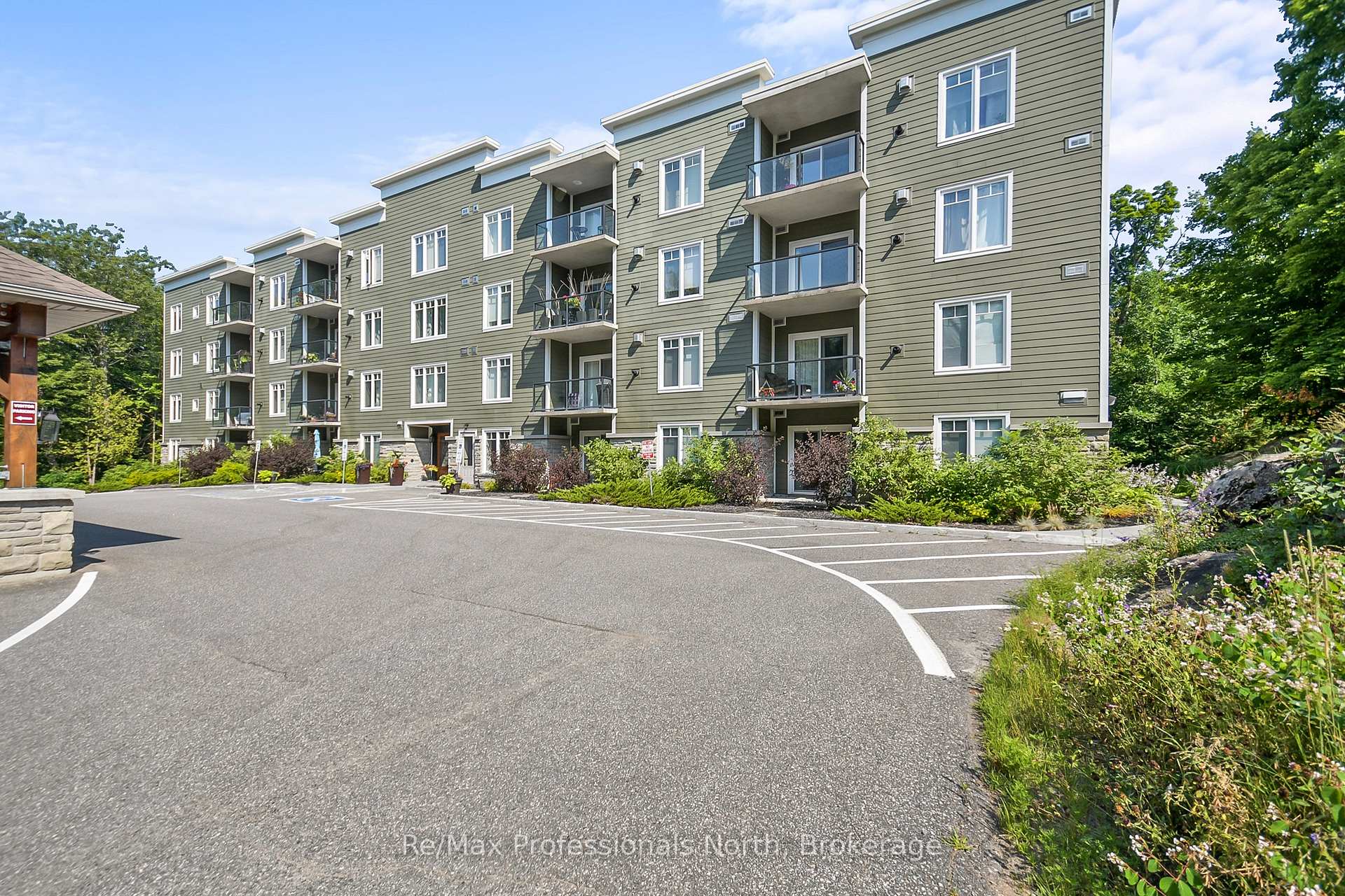 Front of Unit 108, 391 James Street W