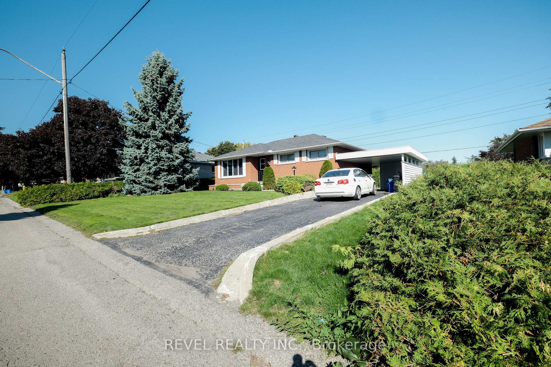 Photo 3 of Unit Lower Level, 56 Parkway Crescent, Clarington, Bowmanville — HOMEH