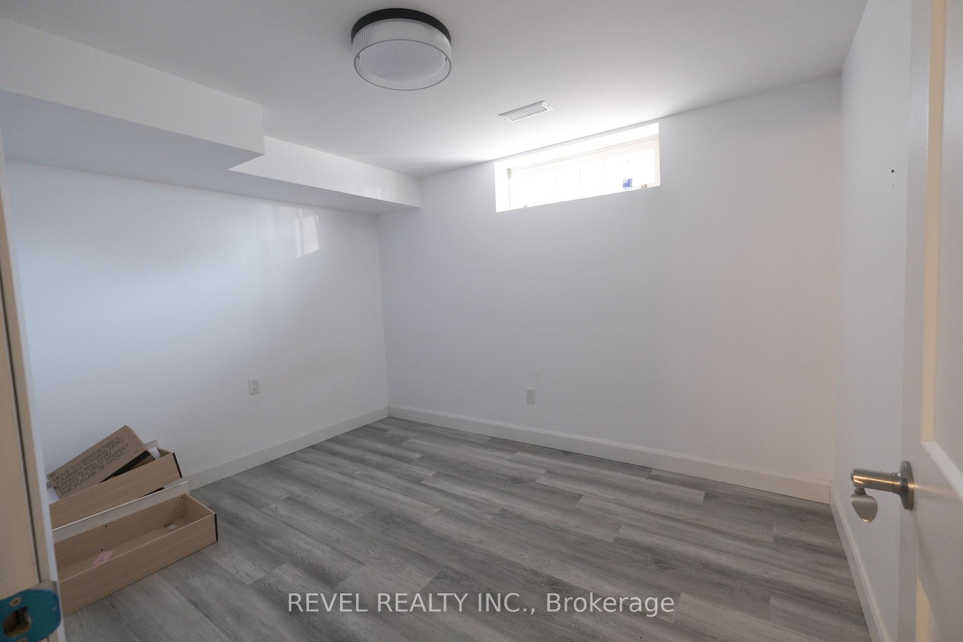 Photo 4 of Unit Lower Level, 56 Parkway Crescent, Clarington, Bowmanville — HOMEH