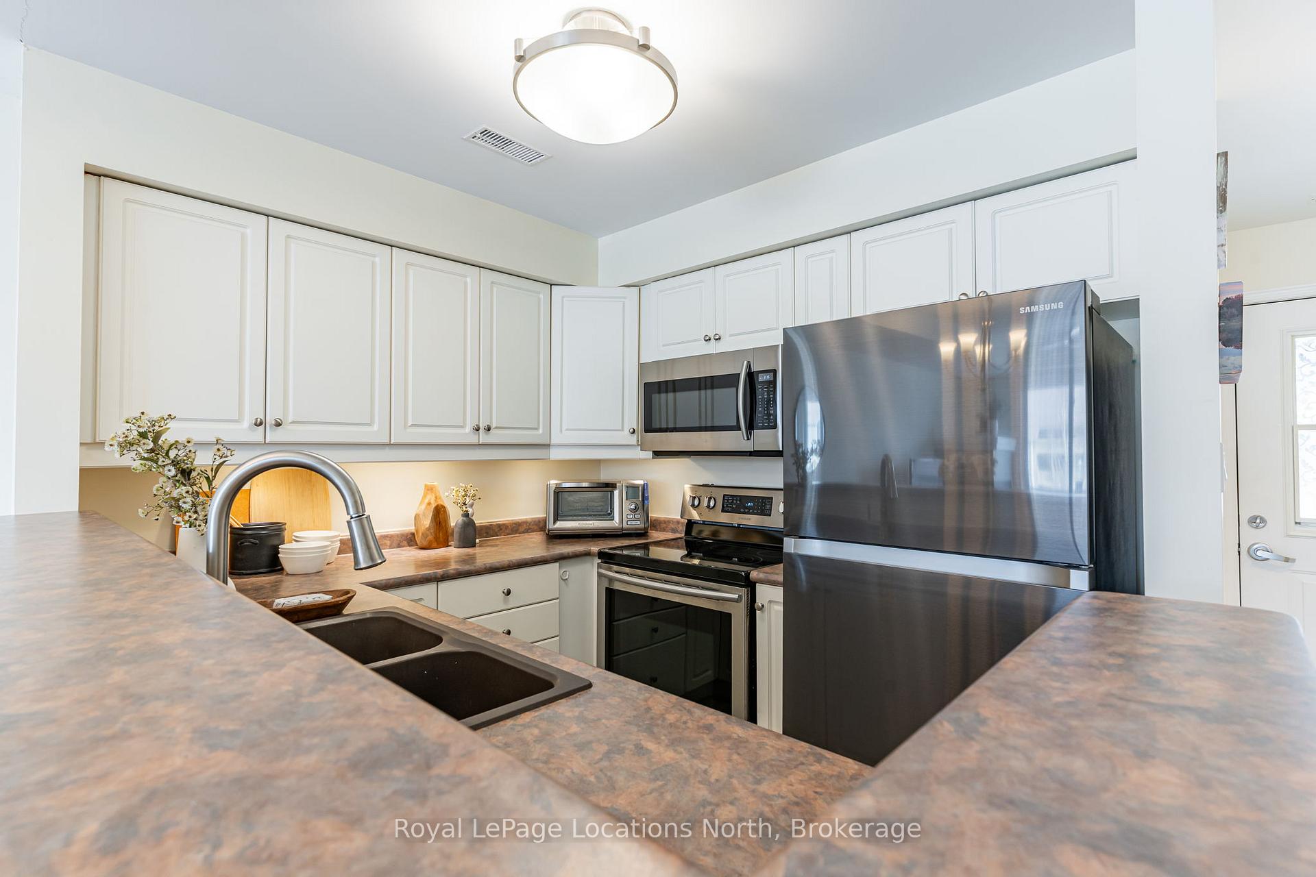 Photo 11 of Unit 12, 465 Mariners Way, Collingwood — HOMEH