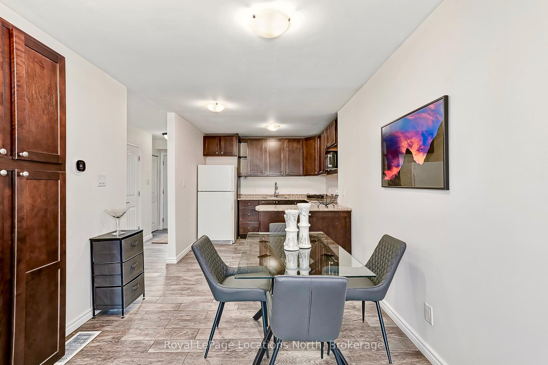Photo 5 of 585 Tenth Street, Collingwood — HOMEH