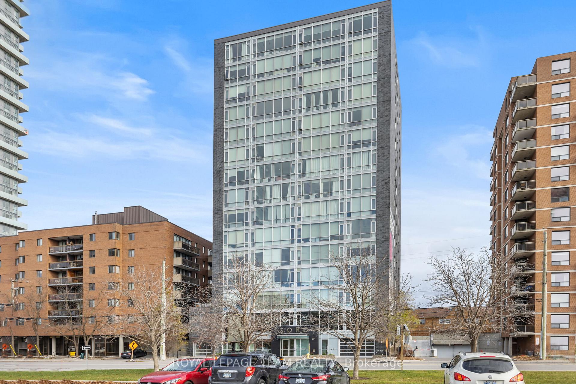 Front of Unit 1408, 201 Parkdale Avenue